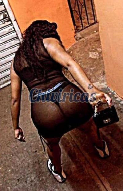 Yayi, Transexual en Santo Domingo Norte