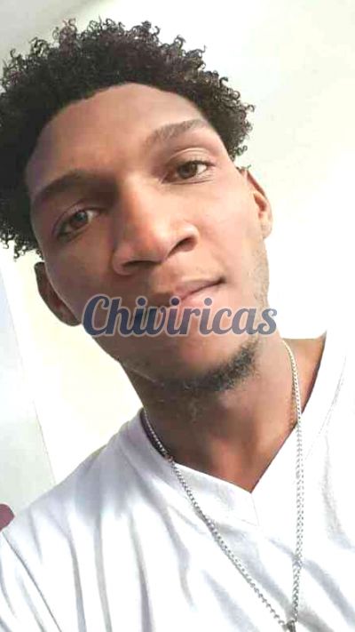 Waly Reyes, Hombre que da masajes eróticos en Santo Domingo Norte