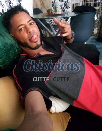 Chiki, Hombre en Santiago