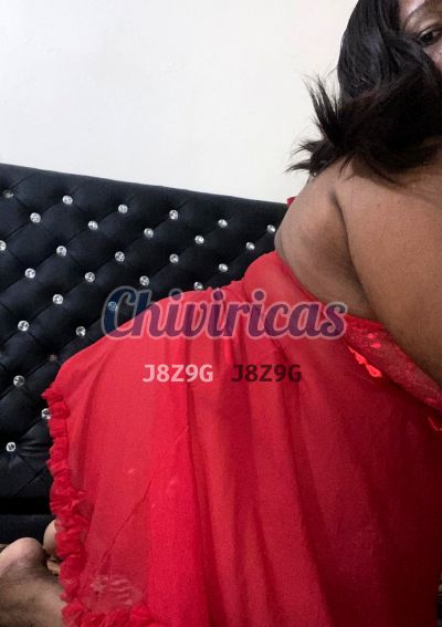 Caperuza rosa, mujer que da masajes eróticos en Santo Domingo Este