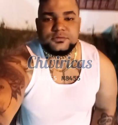 El Gordo, hombre que da masajes eróticos en Santo Domingo Este