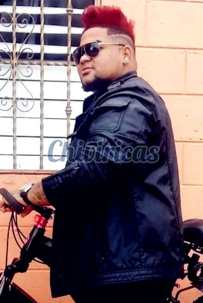El Gordo, hombre que da masajes eróticos en Santo Domingo Este