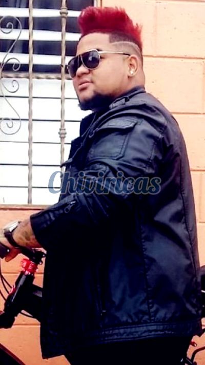 El Gordo, hombre que da masajes eróticos en Santo Domingo Este