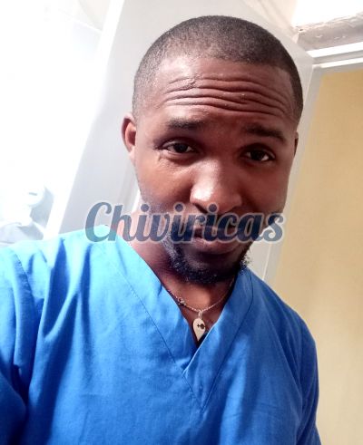 Ricardo, hombre que da masajes eróticos en Cristo Rey (Distrito Nacional)