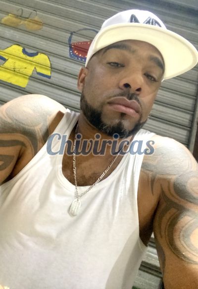 El Enfermero, hombre que da masajes eróticos en Santo Domingo Este