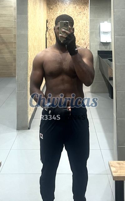 Eric 8296138783, hombre que da masajes eróticos en Santo Domingo Este